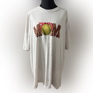 New Softball Mom Graphic T-Shirt‎ Size 2xl
